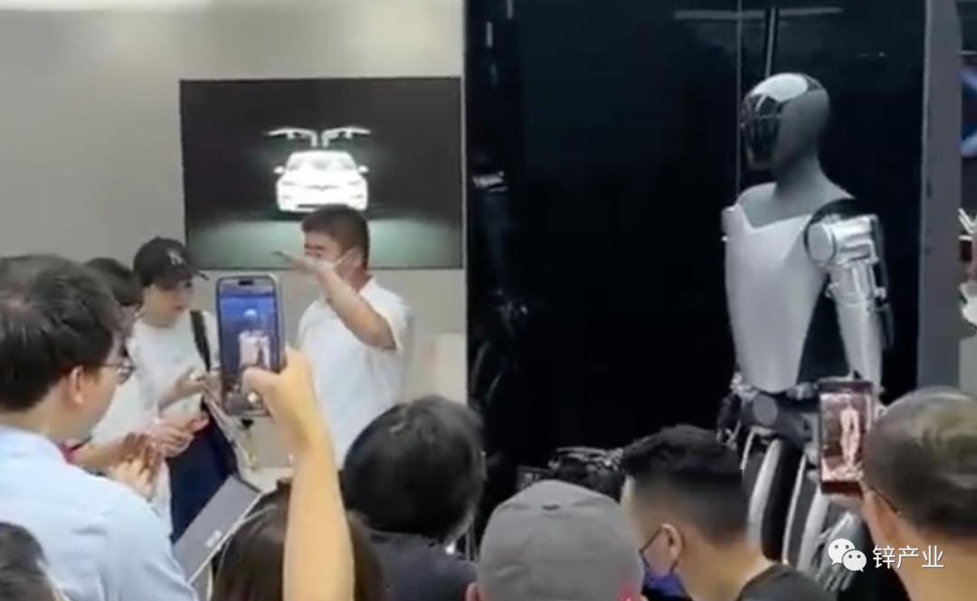 人形机器人，怎么又行了？