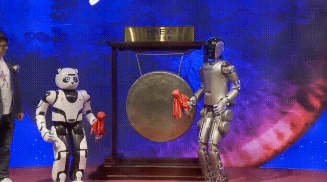 史上首次，人形机器人敲响上市锣，优必选苦熬11年闯关成功